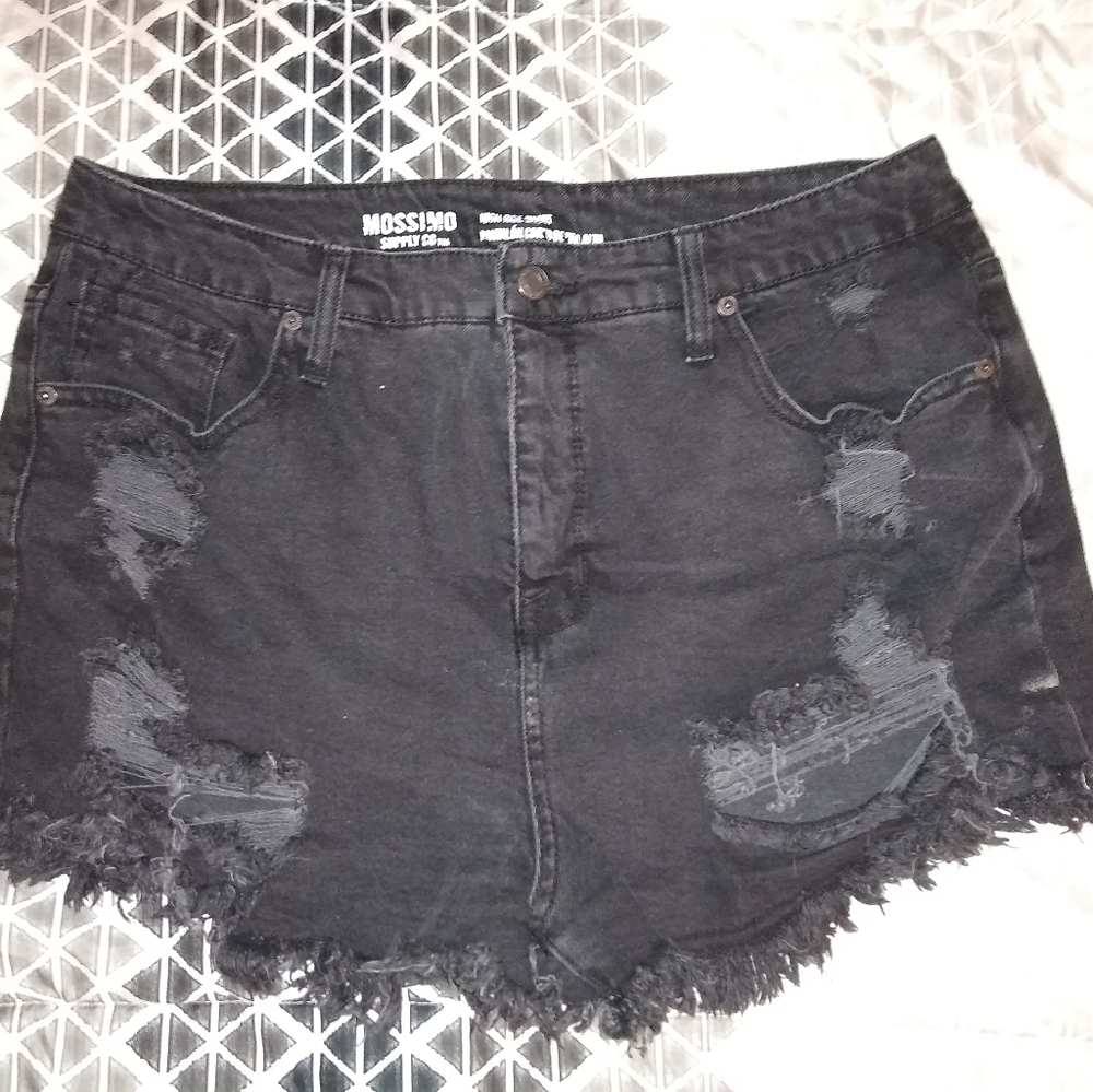 High-Waisted distressed jeans